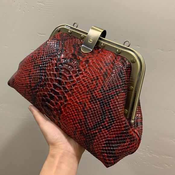 Handmade Genuine Embossed Leather Push Lock Clutch/Shoulder Bag/Crossbody - Picture 11 of 16